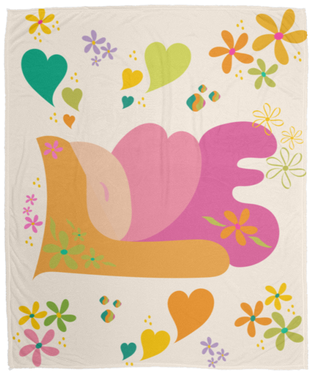 Colorful retro flower and heart fleece blanket with groovy vintage floral pattern and warm pastel tones